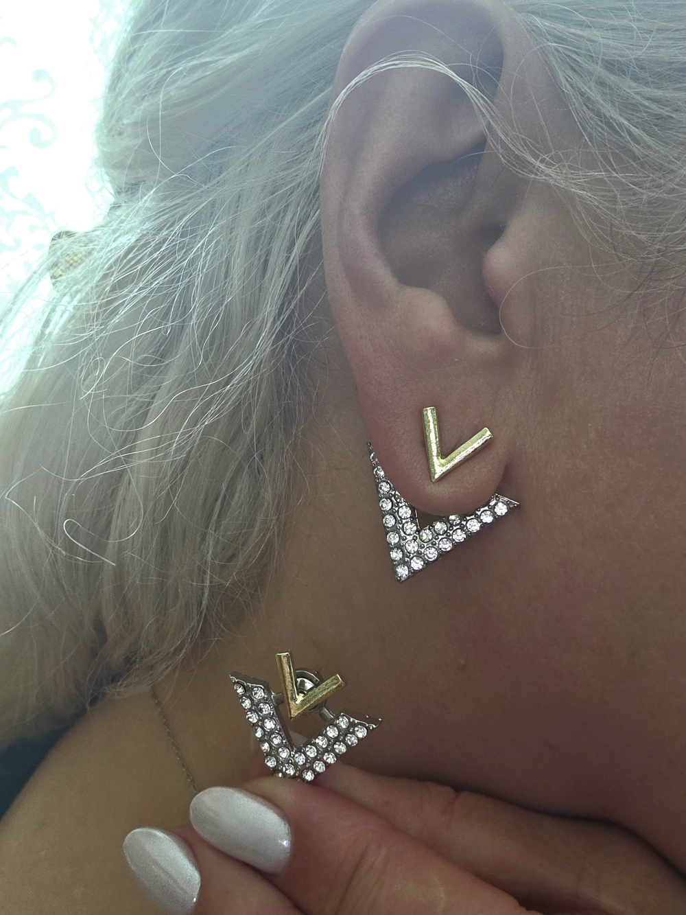 High-End Style Designer-Inspired V Shape Stud Earrings for Women Luxury Zircon